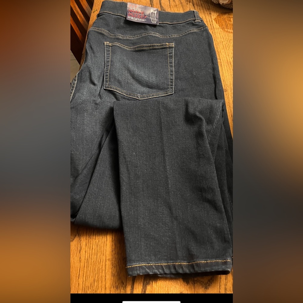 Chaps Womans FIT, SHAPE, SCULPT Slimming  Fit Jeans!!